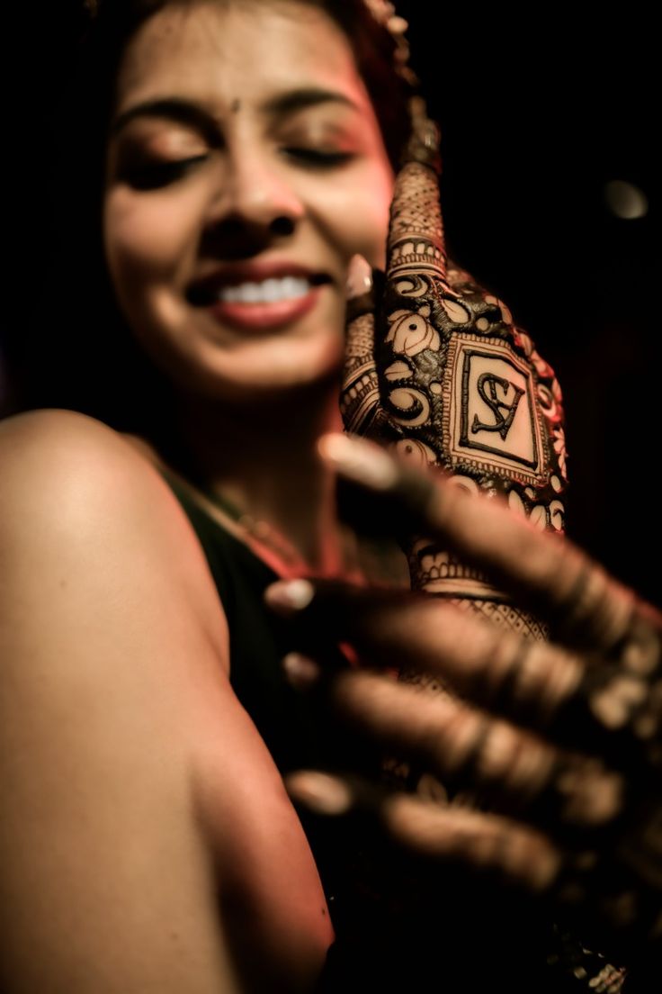 Bridal mehendi portrait capturing elegance and tradition